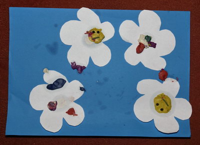 Цветы на полянке - поделки с ребенком